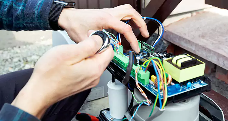 Automatic Driveway Gate Repair in Orlando, FL