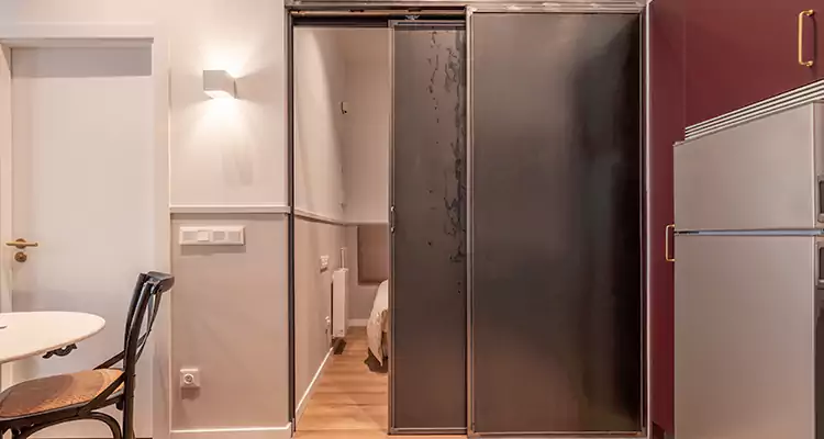 We Fix Closet Sliding Door in Orlando, FL 