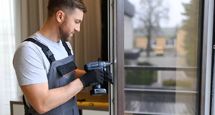 Sliding Screen Door Handle Repair in Orlando, FL