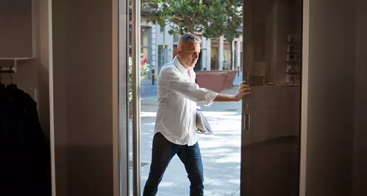 Track Cleaning and Repair for Stuck Doors in Orlando, FL